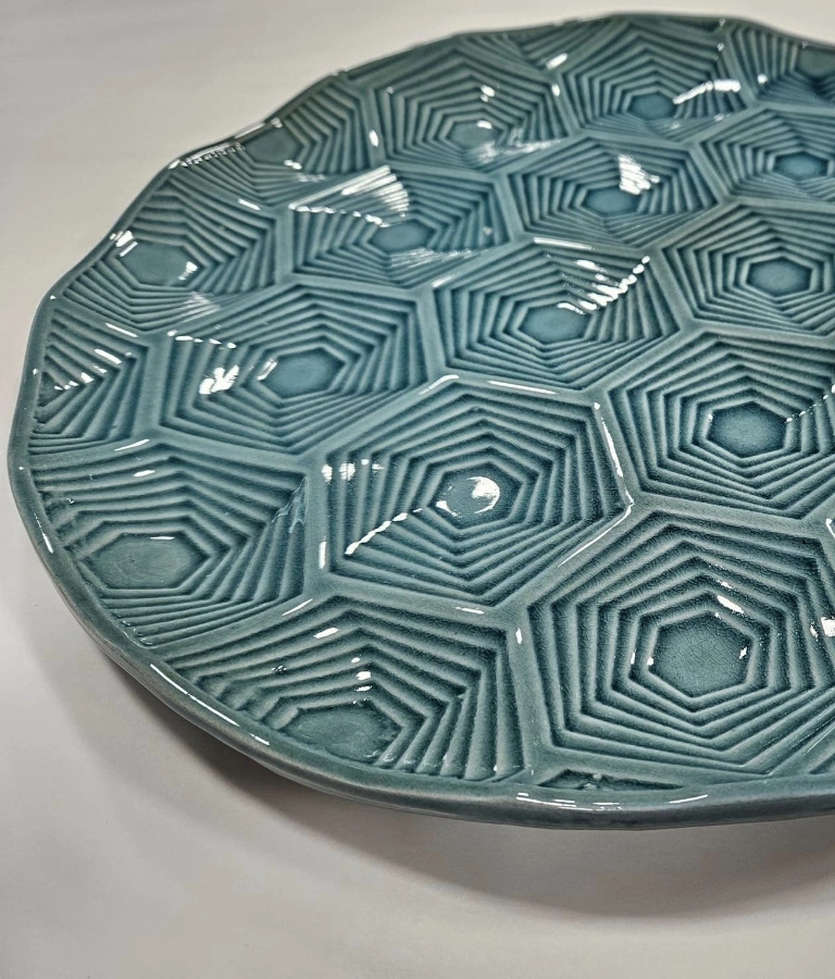 niebieski, ceramiczny talerz
